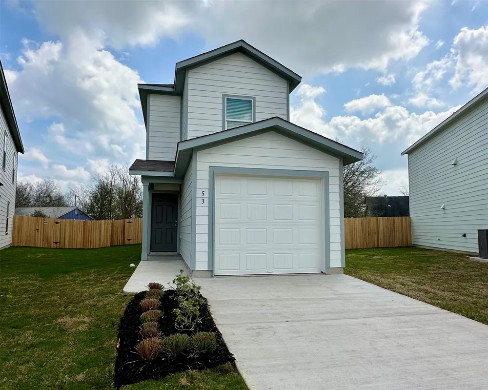 53 Trinity Circle Lockhart, TX 78644