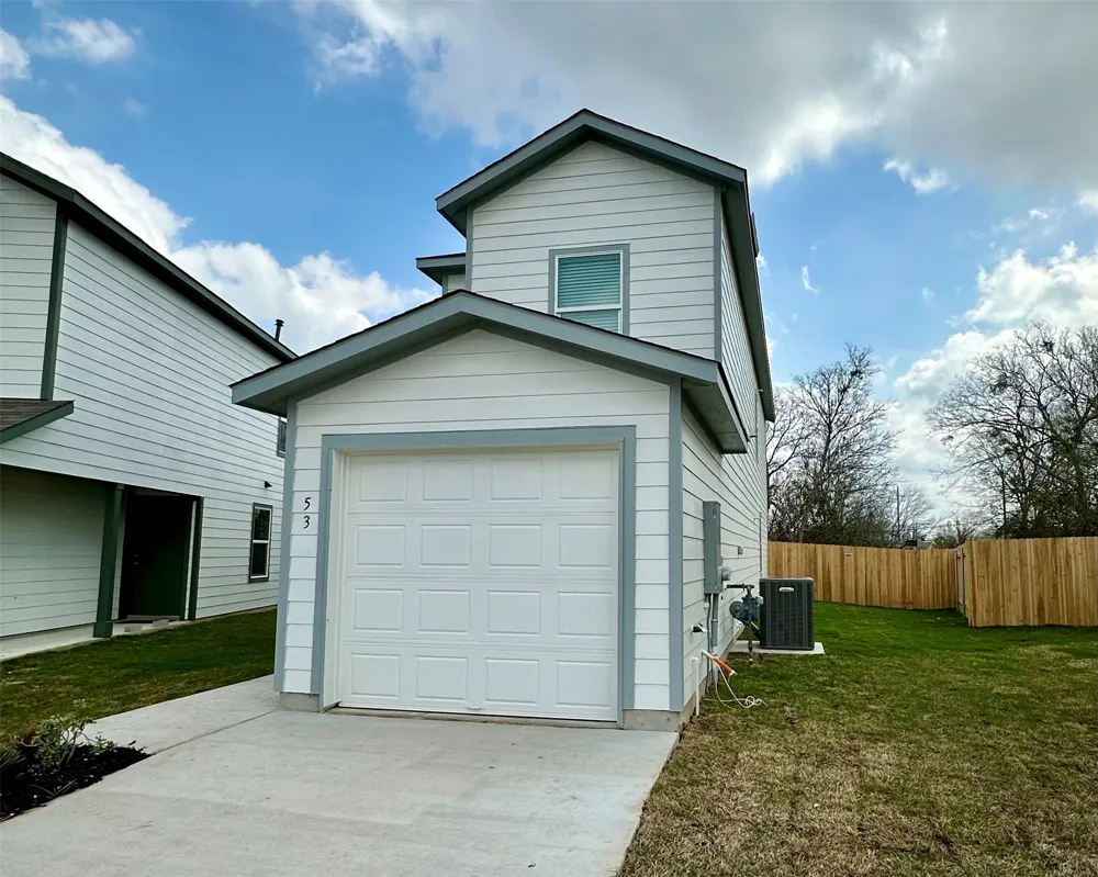 53 Trinity Circle Lockhart, TX 78644
