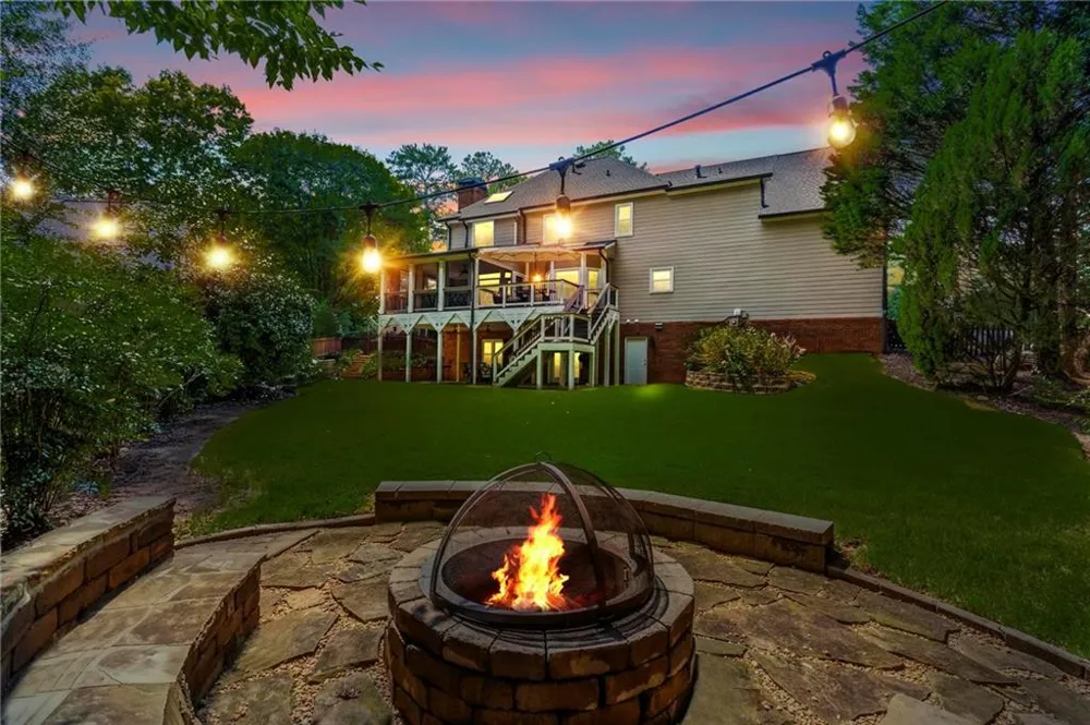 8325 Riverbirch Drive Roswell, GA 30076