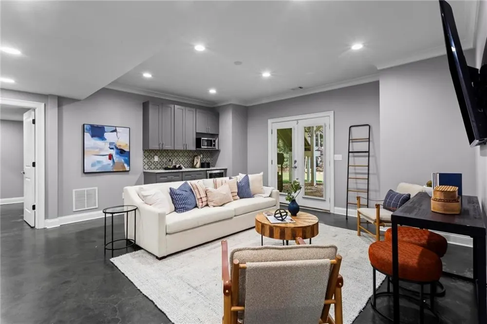 8325 Riverbirch Drive Roswell, GA 30076