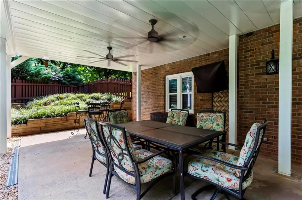 8325 Riverbirch Drive Roswell, GA 30076