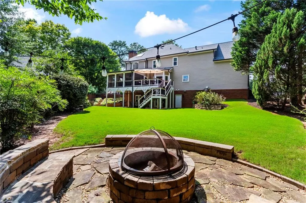 8325 Riverbirch Drive Roswell, GA 30076