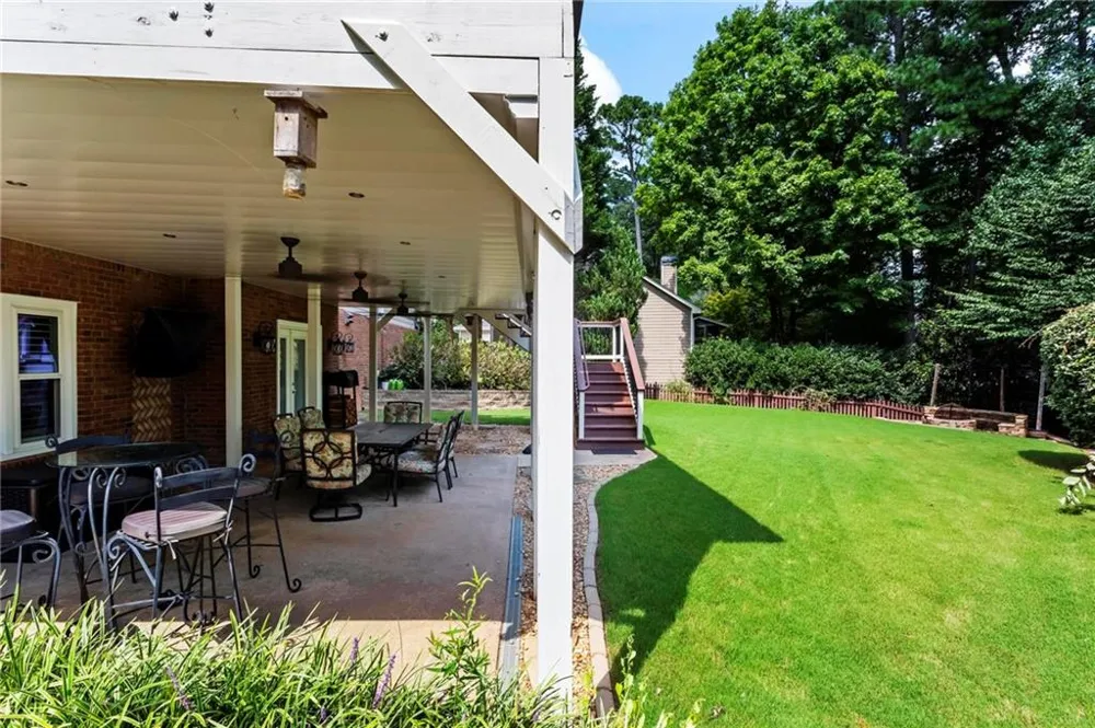 8325 Riverbirch Drive Roswell, GA 30076