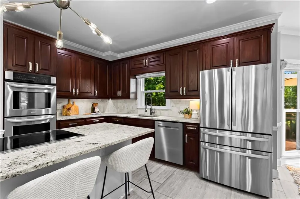 8325 Riverbirch Drive Roswell, GA 30076