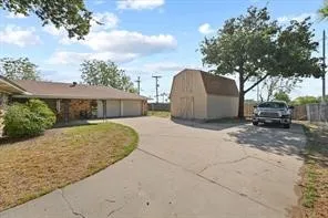 1700 Northcrest Drive Arlington, TX 76012