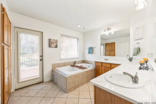606 Misty Water Ln San Antonio, TX 78260