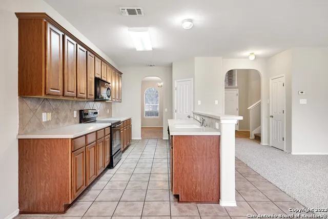 735 PARK PT San Antonio, TX 78253