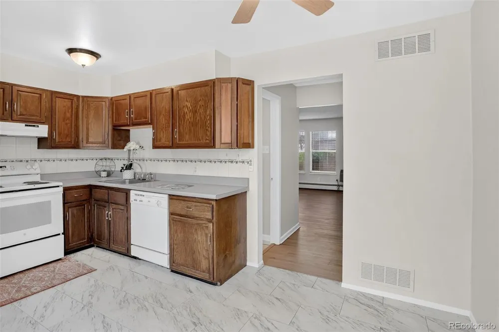956 S Iola Street Aurora, CO 80012