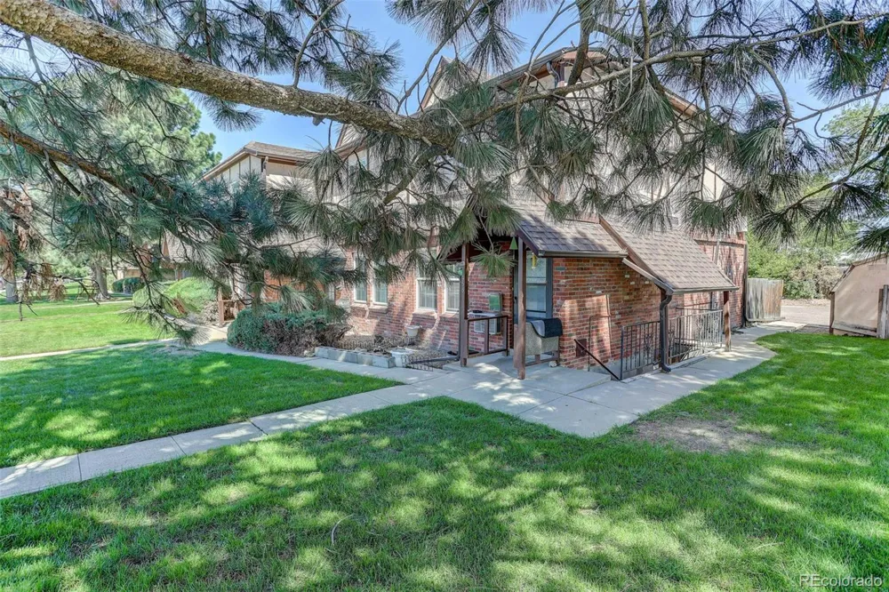 956 S Iola Street Aurora, CO 80012