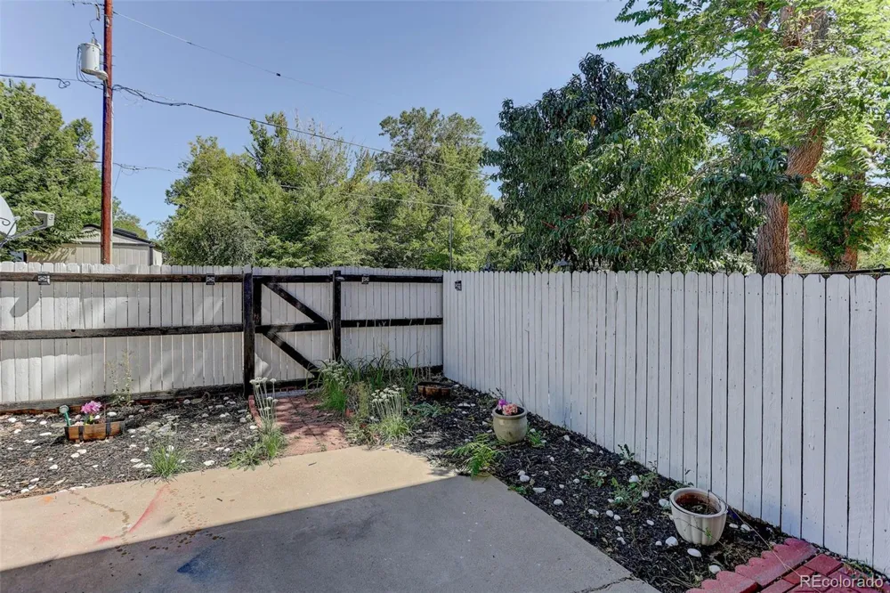 956 S Iola Street Aurora, CO 80012