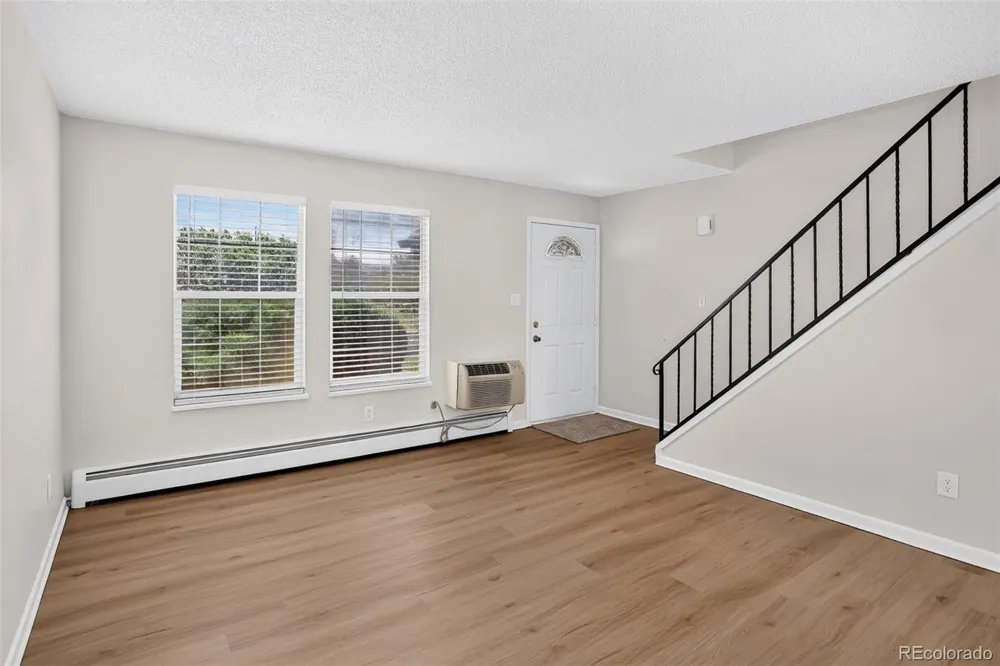 956 S Iola Street Aurora, CO 80012