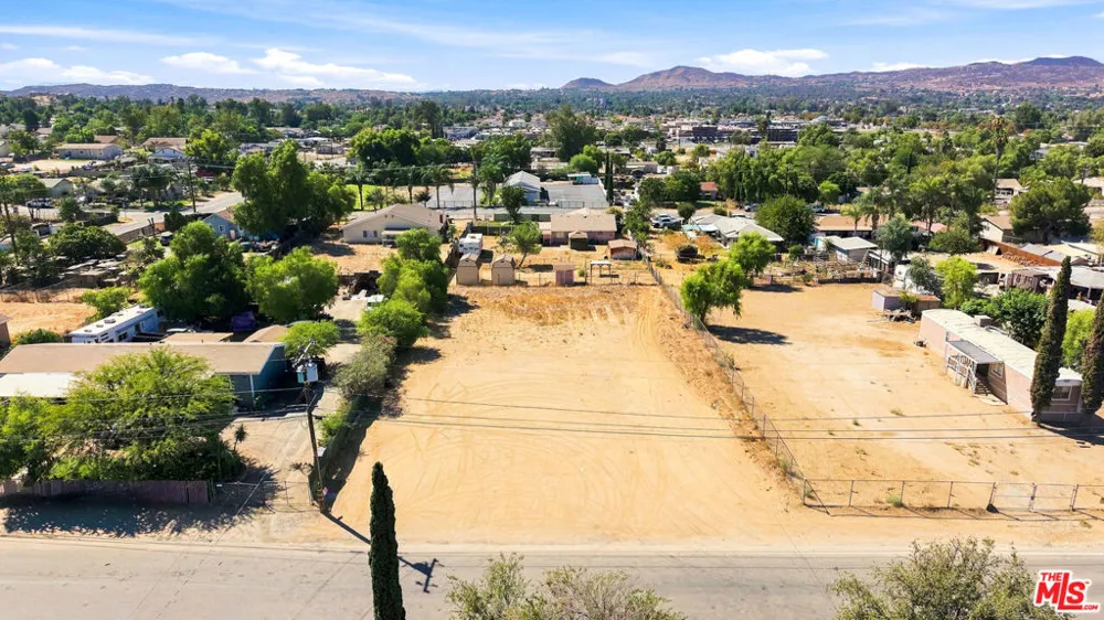 21715 Perry St Perris, CA 92570