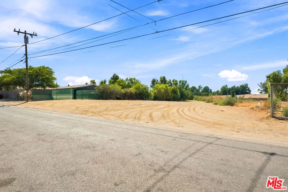 21715 Perry St Perris, CA 92570