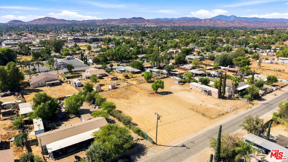 21715 Perry St Perris, CA 92570