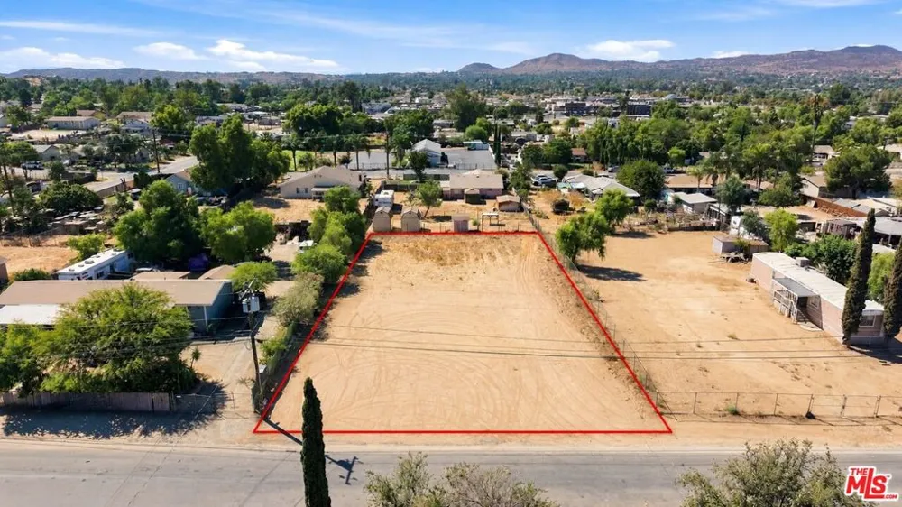 21715 Perry St Perris, CA 92570