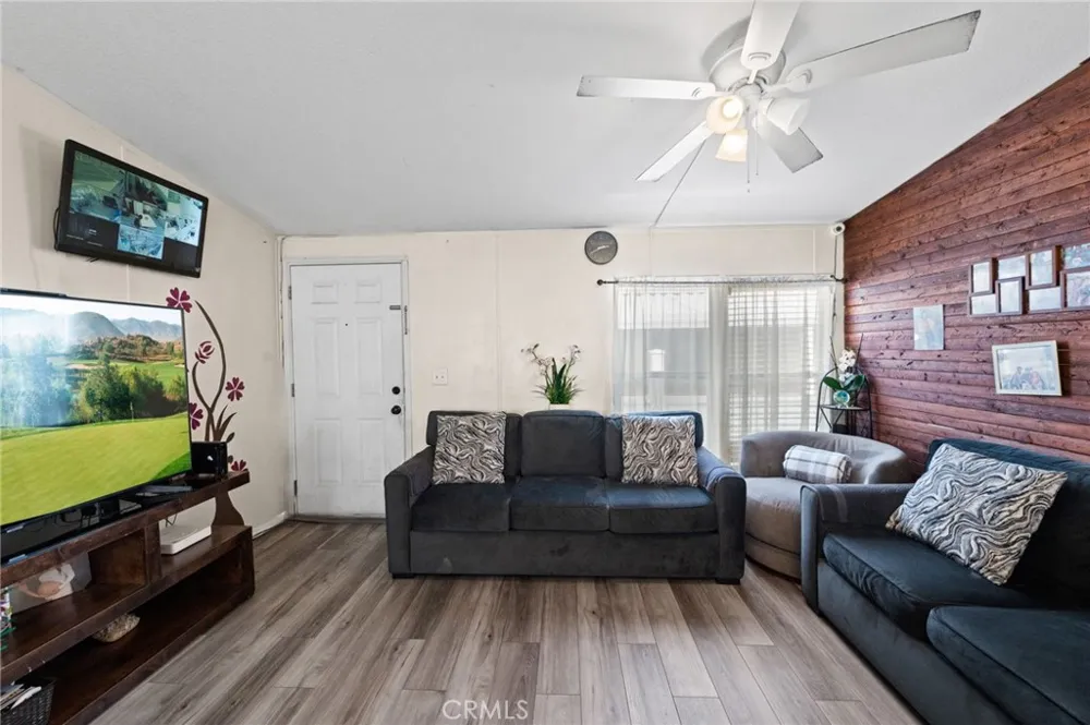 1700 South Glendora Ave #9 Glendora, CA 91740