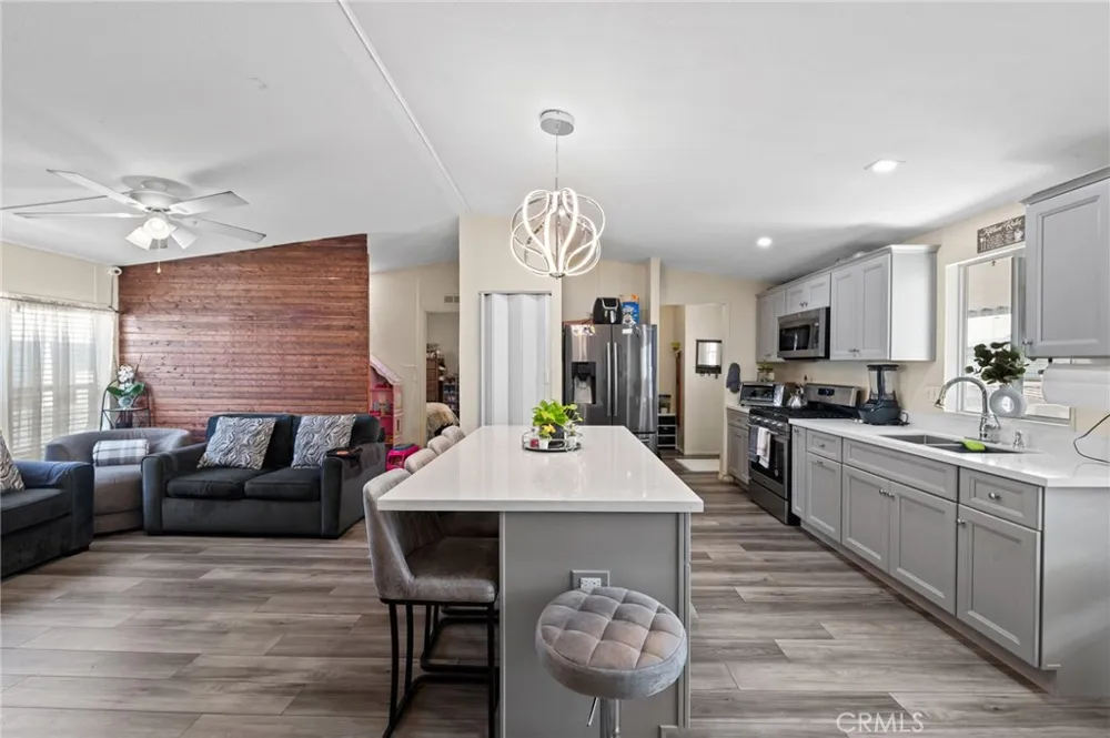 1700 South Glendora Ave #9 Glendora, CA 91740