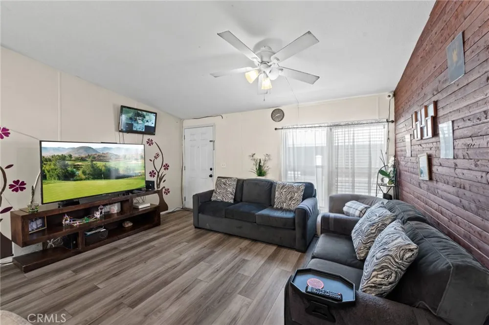 1700 South Glendora Ave #9 Glendora, CA 91740