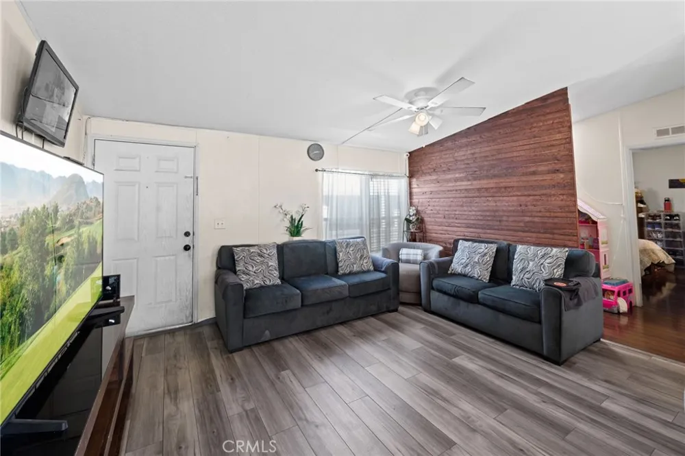 1700 South Glendora Ave #9 Glendora, CA 91740