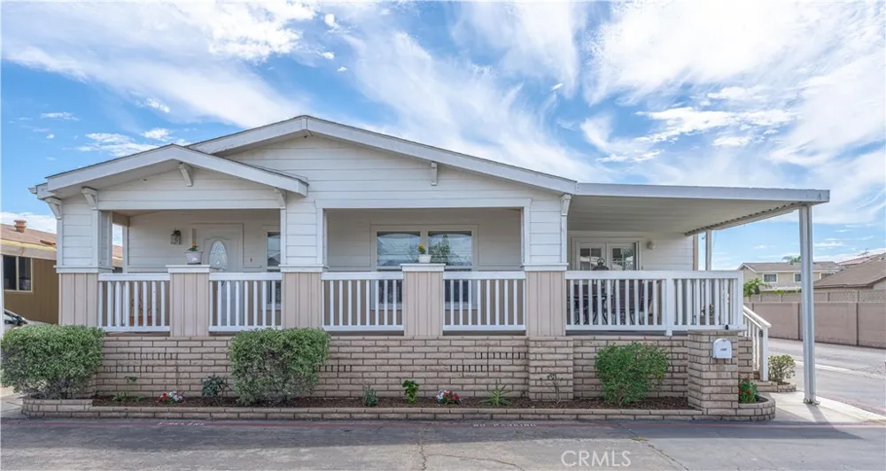 102 Pigeon Fountain Valley, CA 92708