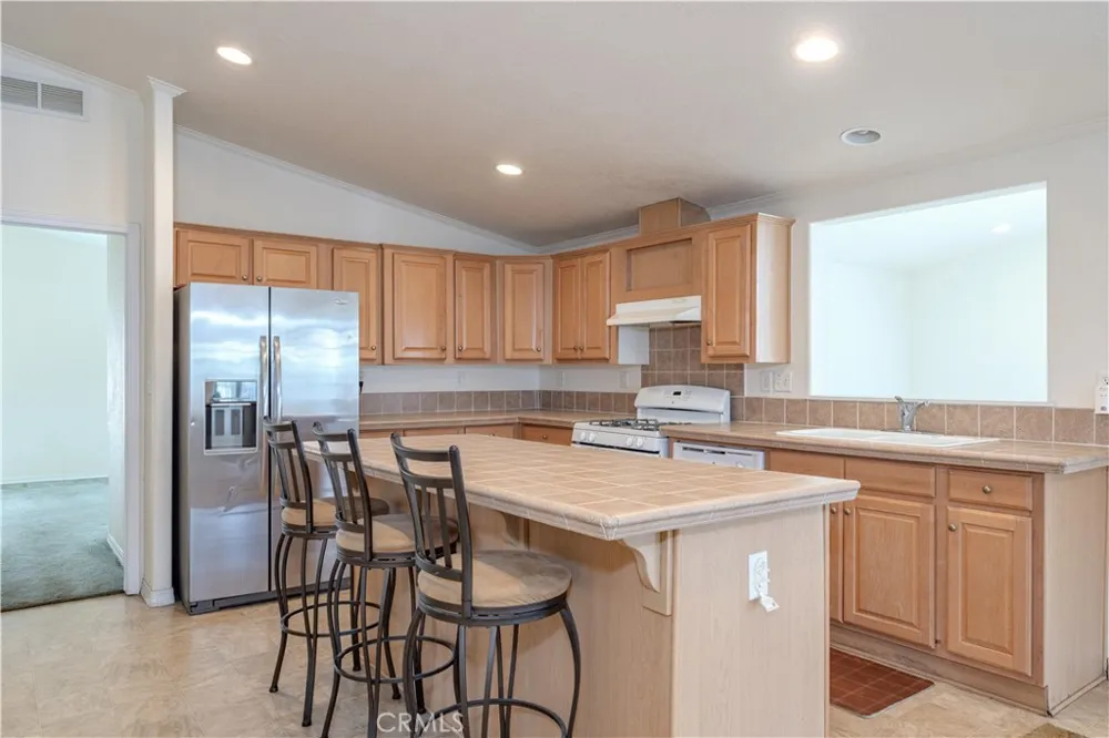 102 Pigeon Fountain Valley, CA 92708