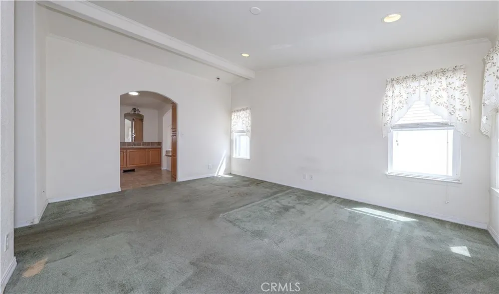 102 Pigeon Fountain Valley, CA 92708