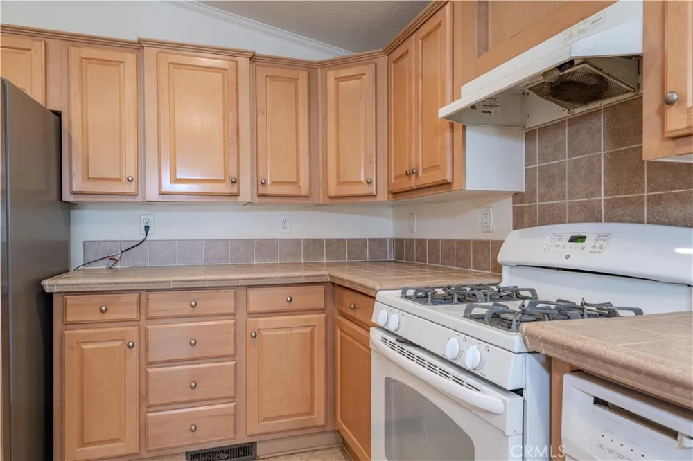 102 Pigeon Fountain Valley, CA 92708