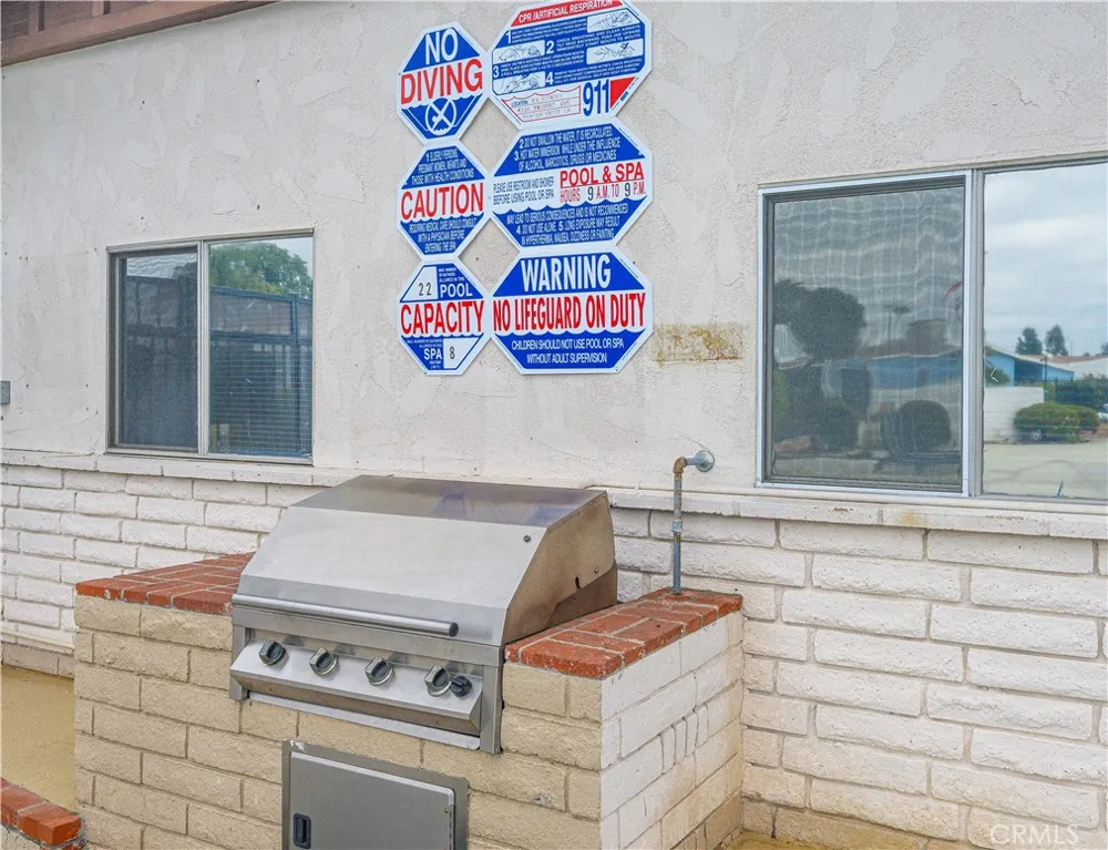 102 Pigeon Fountain Valley, CA 92708