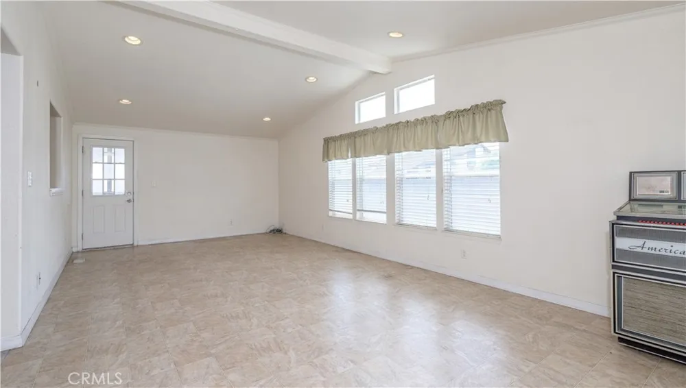 102 Pigeon Fountain Valley, CA 92708