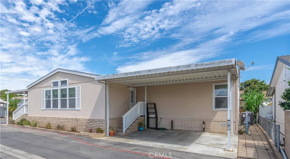 102 Pigeon Fountain Valley, CA 92708