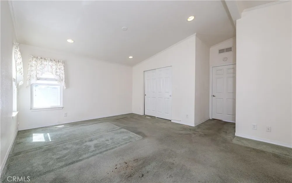 102 Pigeon Fountain Valley, CA 92708