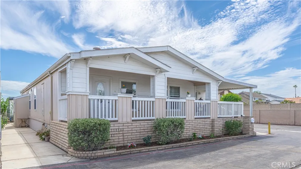 102 Pigeon Fountain Valley, CA 92708