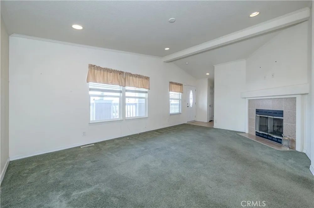 102 Pigeon Fountain Valley, CA 92708