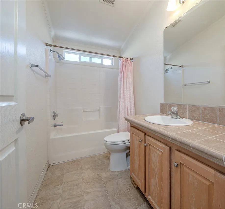 102 Pigeon Fountain Valley, CA 92708