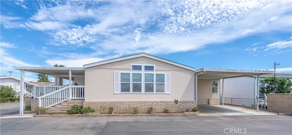 102 Pigeon Fountain Valley, CA 92708