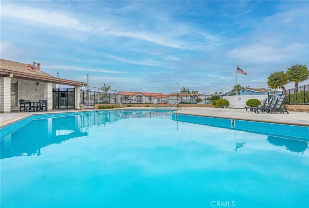 102 Pigeon Fountain Valley, CA 92708