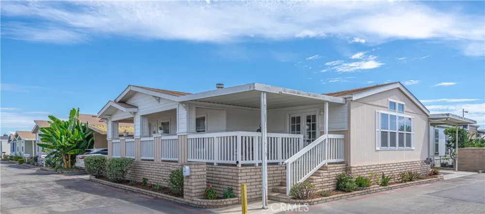 102 Pigeon Fountain Valley, CA 92708