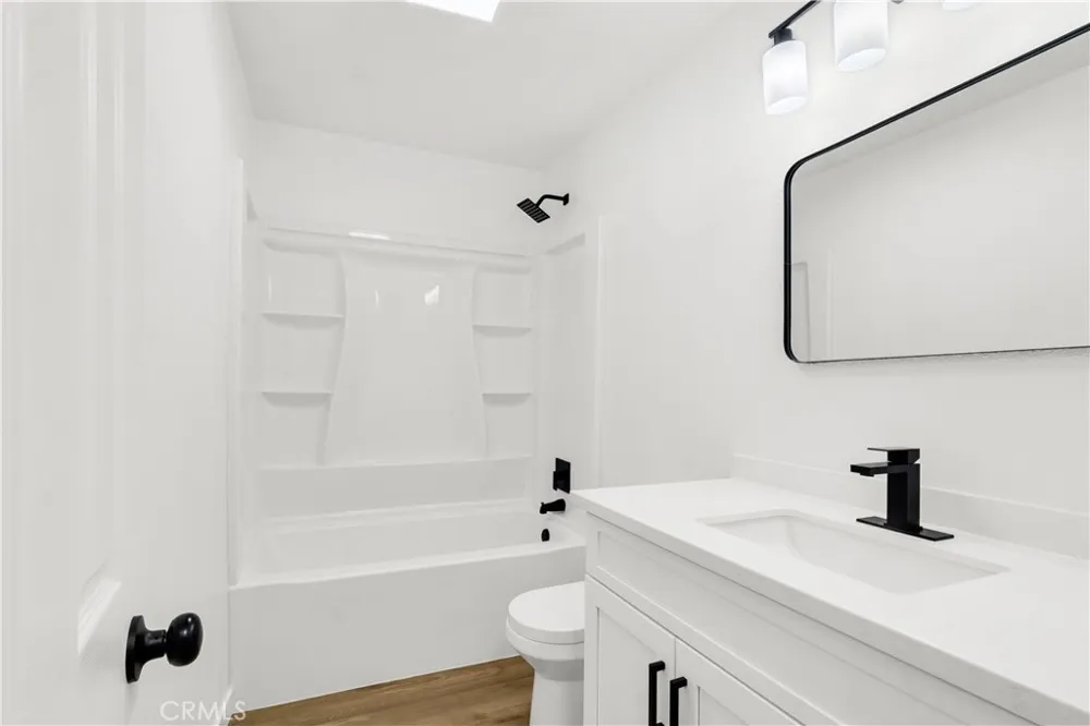 2514 Clairemont #107 San Diego, CA 92117