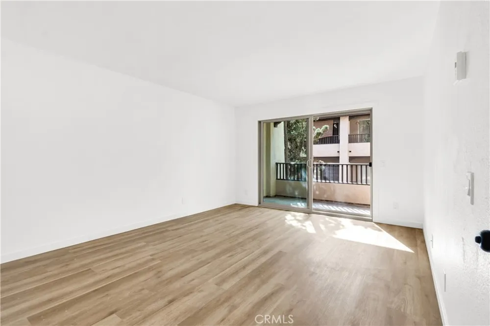 2514 Clairemont #107 San Diego, CA 92117