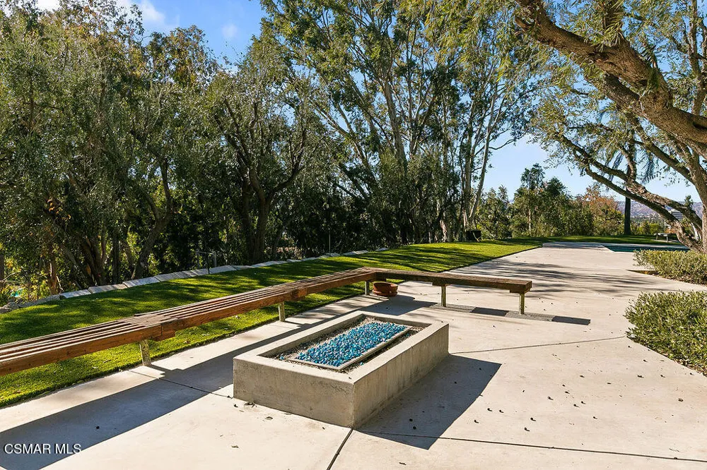 5156 Dumont Place Woodland Hills, CA 91364