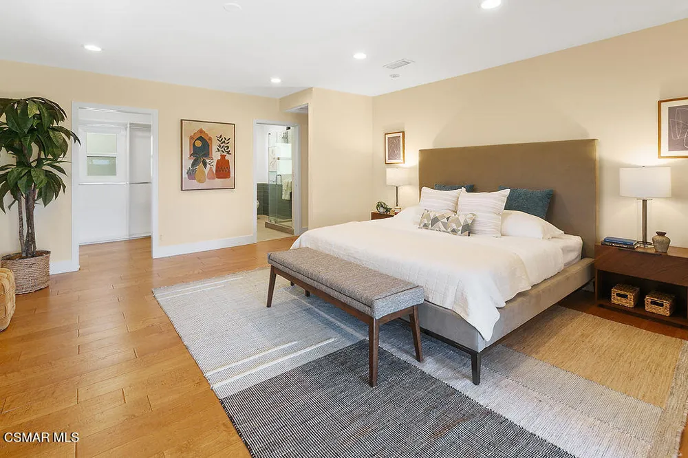 5156 Dumont Place Woodland Hills, CA 91364