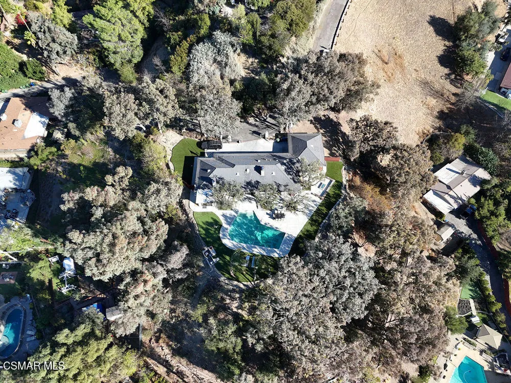 5156 Dumont Place Woodland Hills, CA 91364
