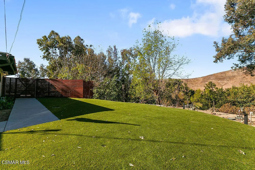 5156 Dumont Place Woodland Hills, CA 91364