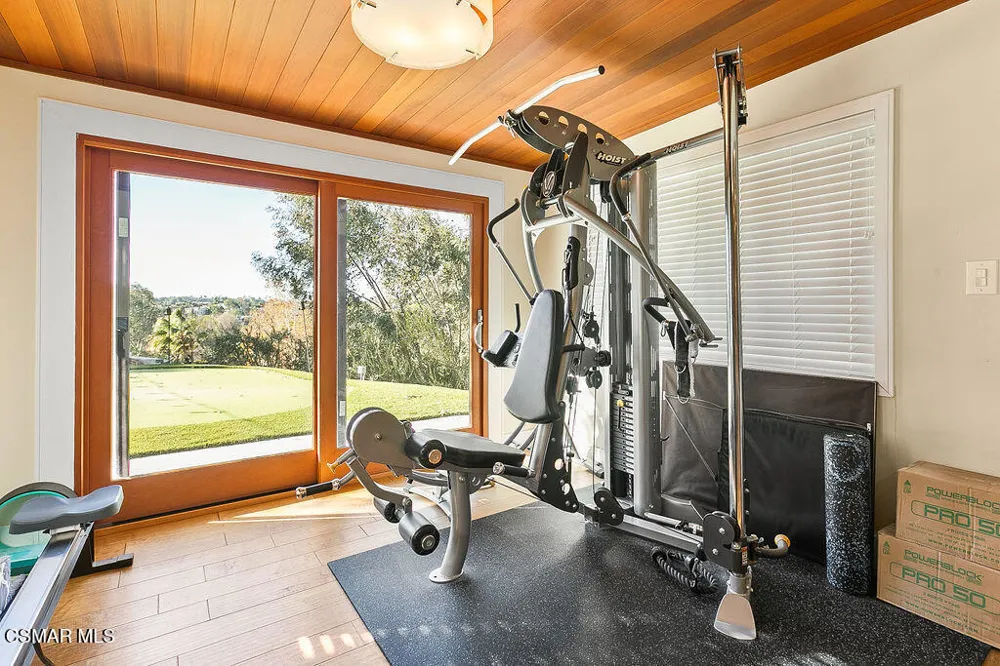 5156 Dumont Place Woodland Hills, CA 91364