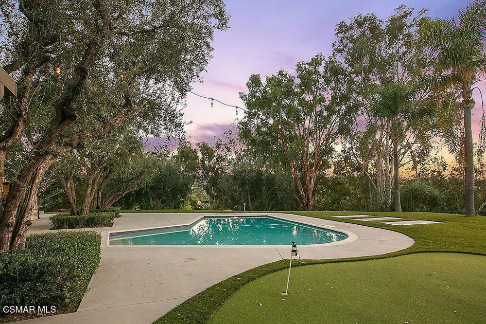 5156 Dumont Place Woodland Hills, CA 91364