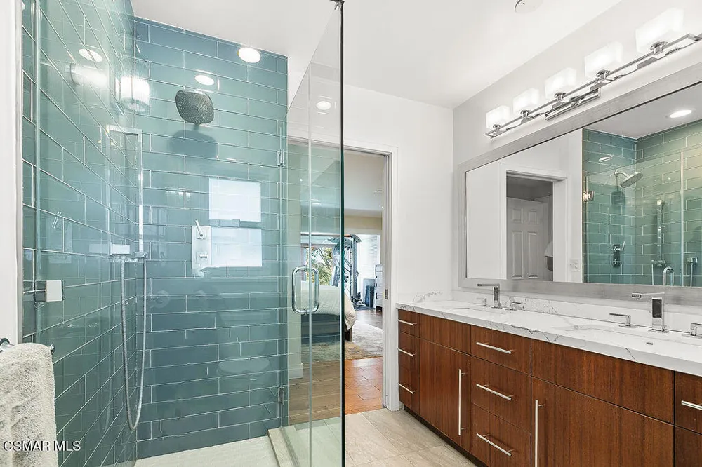 5156 Dumont Place Woodland Hills, CA 91364
