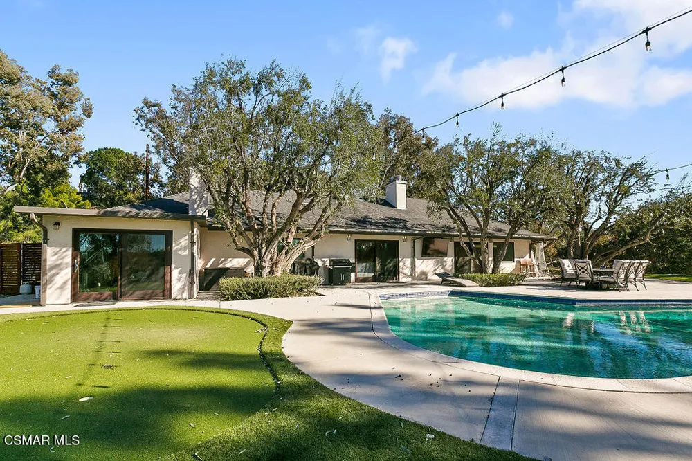 5156 Dumont Place Woodland Hills, CA 91364