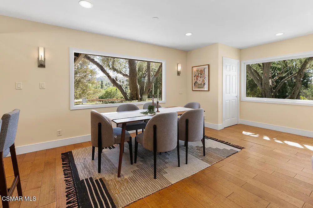 5156 Dumont Place Woodland Hills, CA 91364