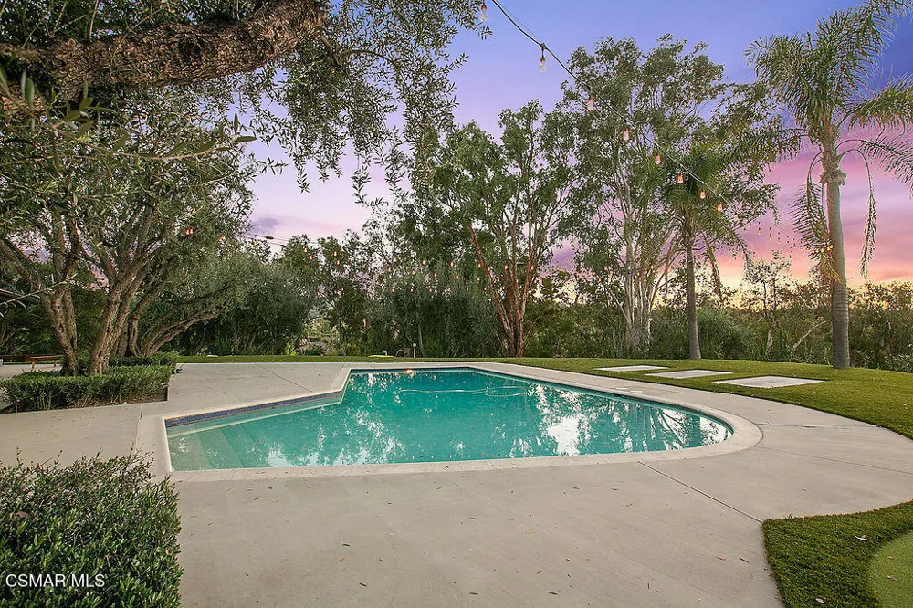 5156 Dumont Place Woodland Hills, CA 91364