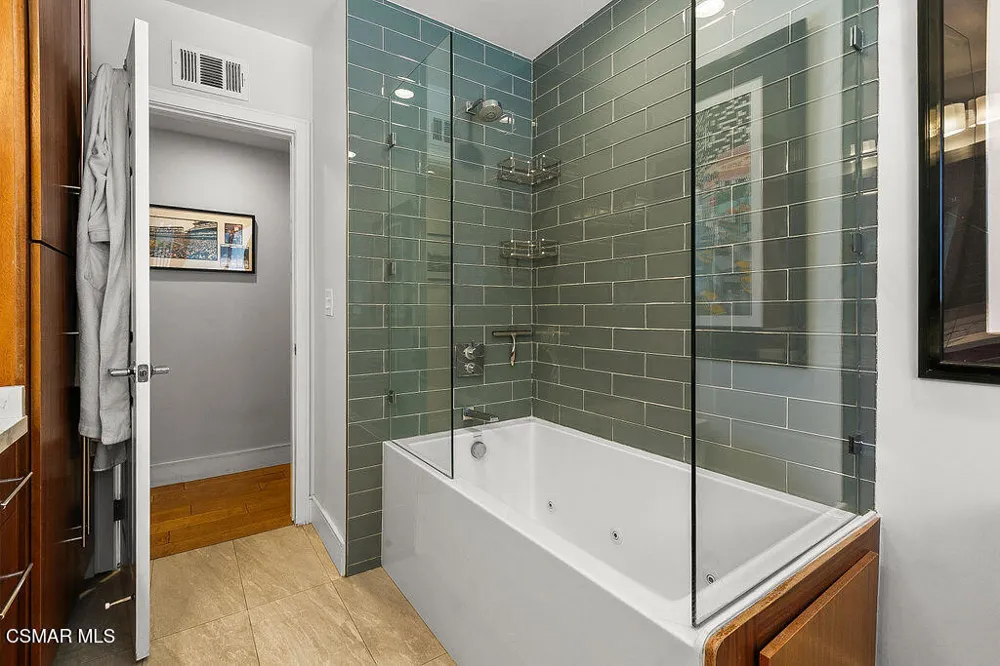 5156 Dumont Place Woodland Hills, CA 91364